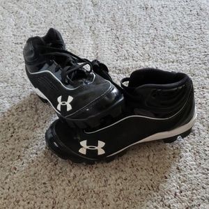 Boys baseball Under Armour cleats